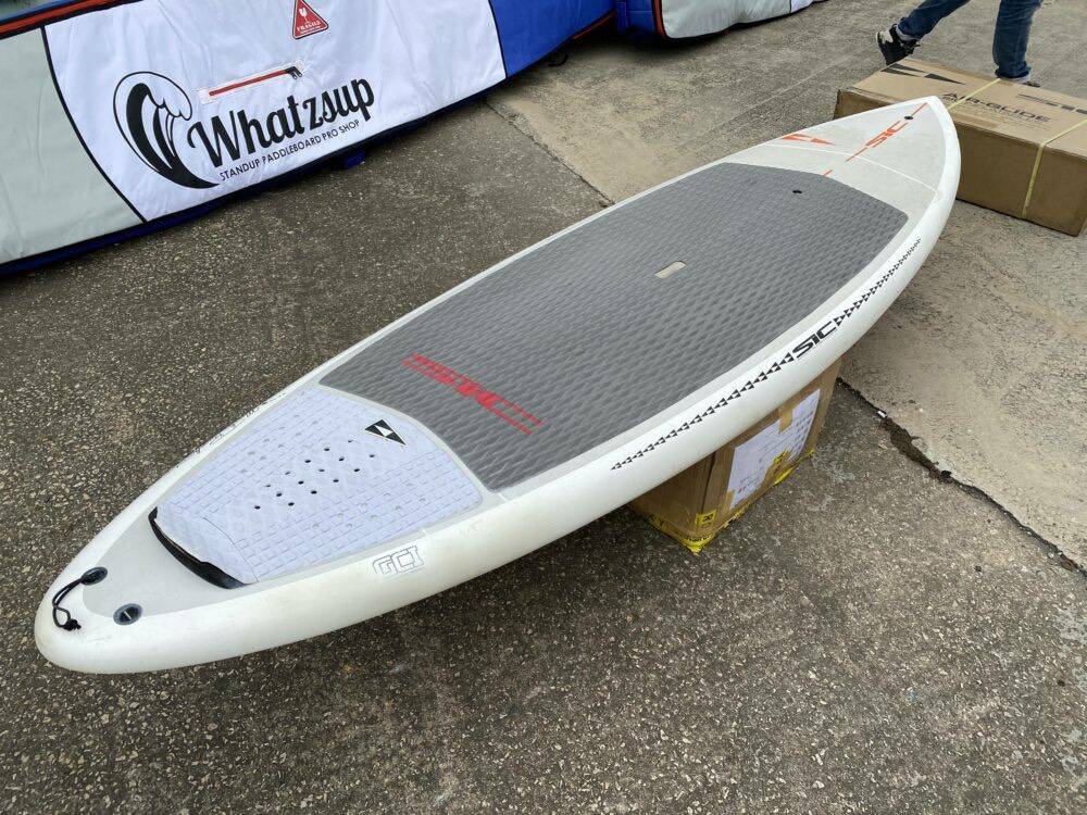 SIC Triton 9.4′ x 30″ 144L Demo