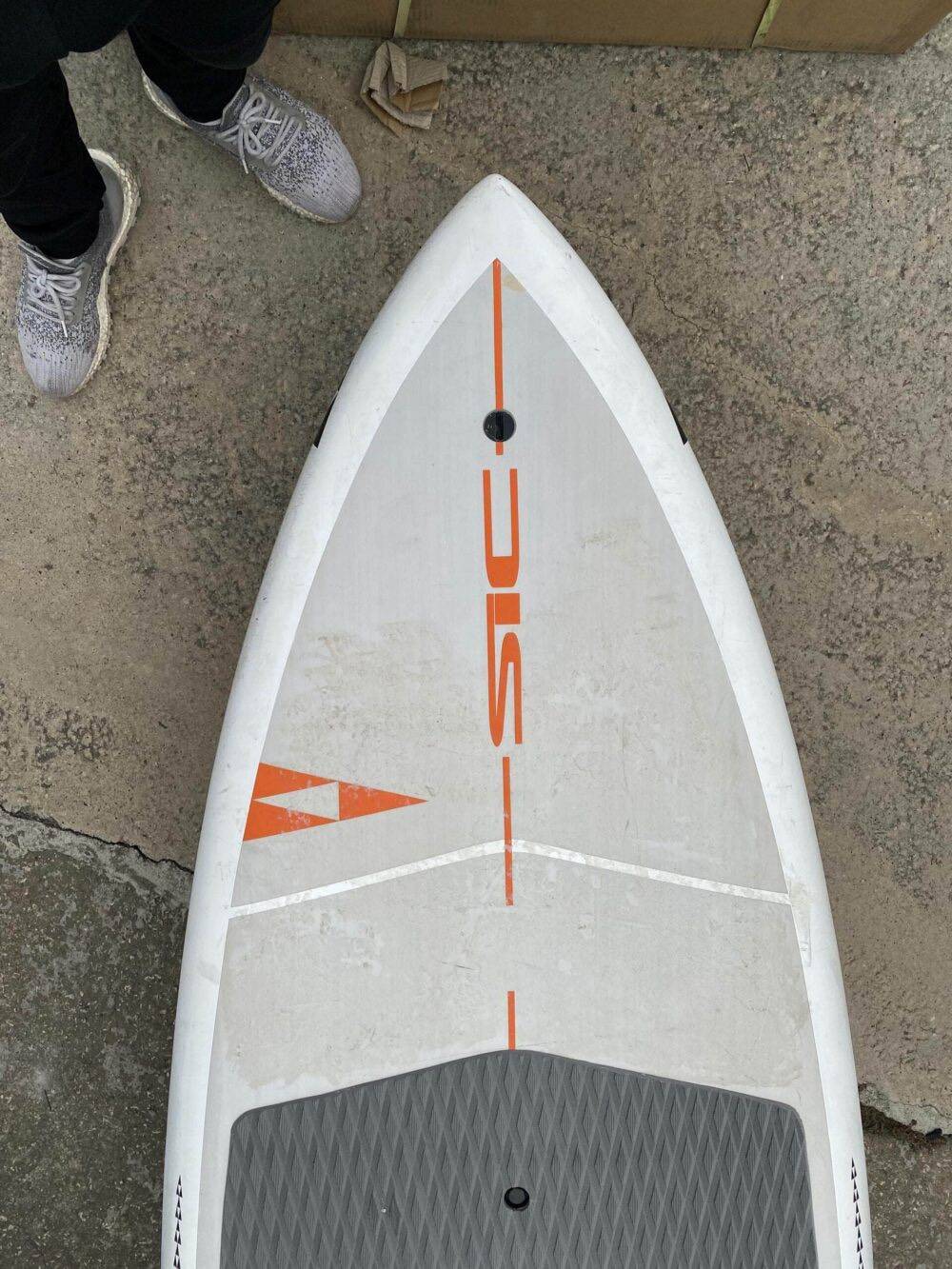 SIC Triton 9.4′ x 30″ 144L Demo