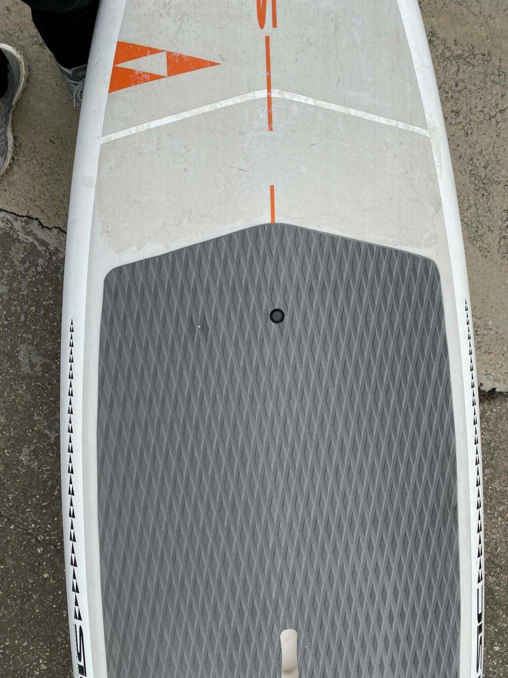 SIC Triton 9.4′ x 30″ 144L Demo