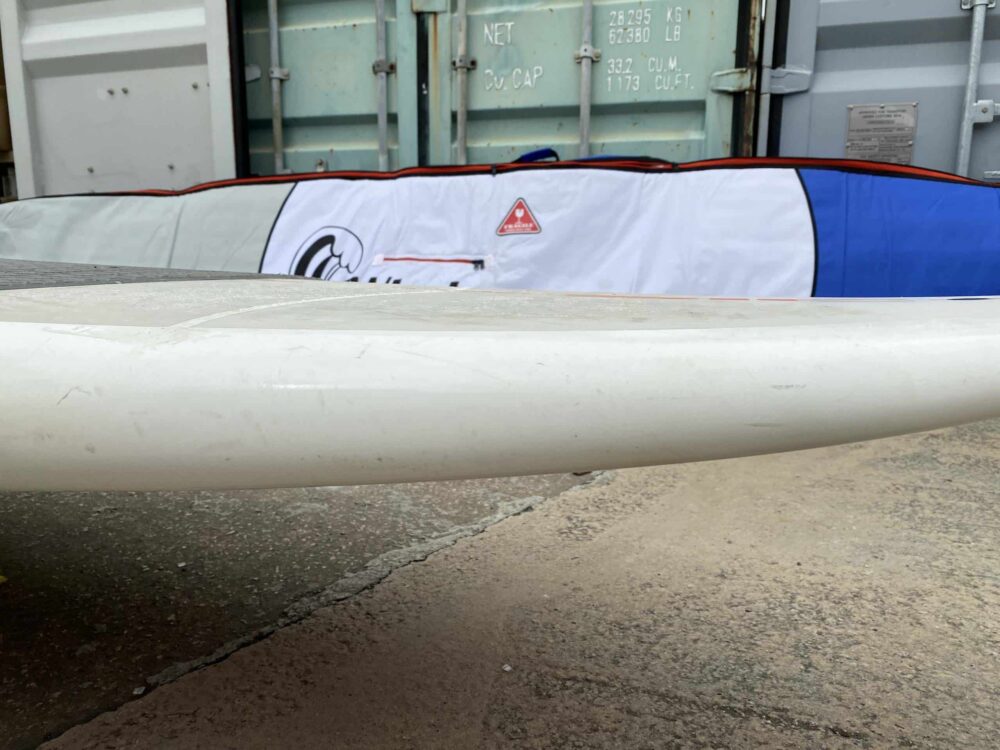 SIC Triton 9.4′ x 30″ 144L Demo